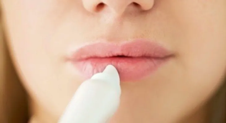 7 tips para evitar que se te partan los labios