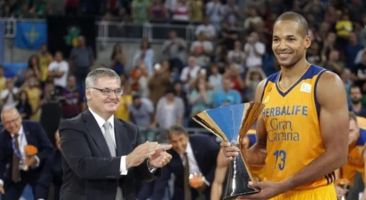 La Copa del Rey con presencia latinoamericana; Eulis Báez de RD juega con Herbalife