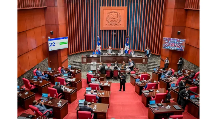 Senado crea comisión para estudiar ley de impulso económico