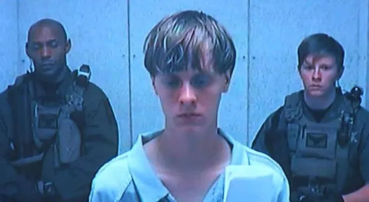 Jurado sentencia a Dylann Roof a pena de muerte
