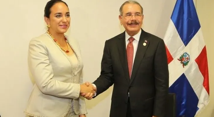 Danilo Medina se reúne con presidenta Asamblea Nacional del Ecuador