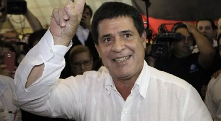 Presidente de Paraguay pide a colaboradores paren de robar