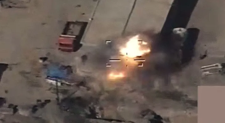 Un VIDEO de final inesperado: Un ataque hace que varios yihadistas del Estado Islámico vuelen