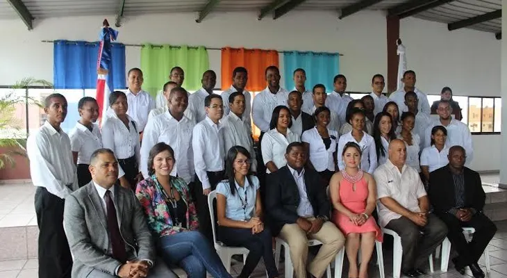 Ministerio de la Juventud realiza graduación de jóvenes en el idioma ingles