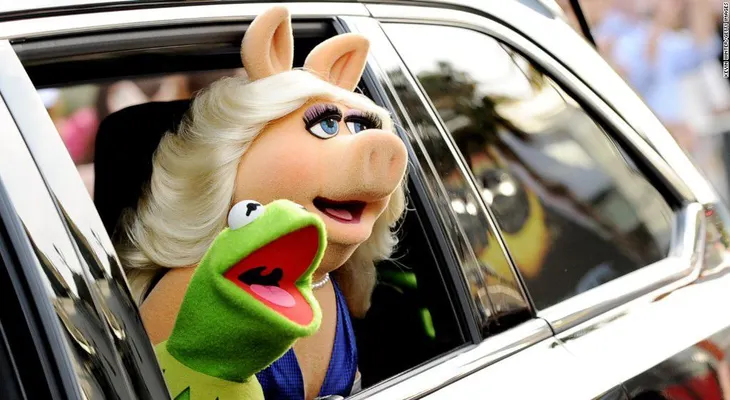 Miss Piggy le dedica 'Hello' de Adele a su expareja, la Rana René