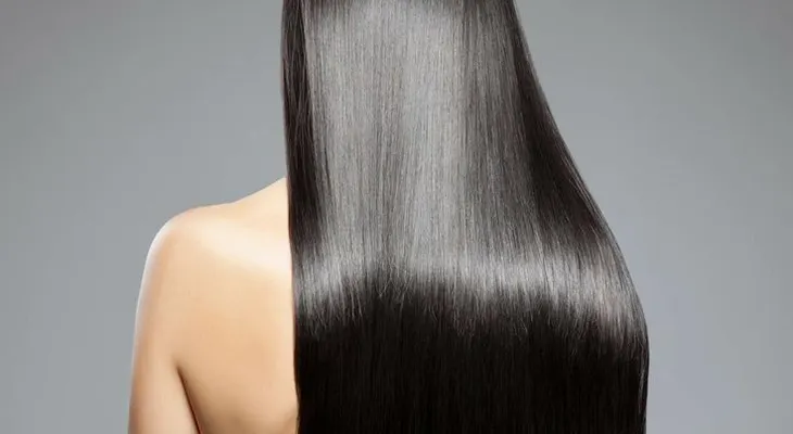 Un aceite que detiene la caída del cabello y lo hace crecer largos y gruesos en 10 días