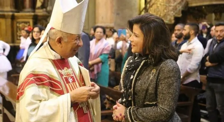 Margarita Cedeño encabeza colocación Virgen de la Altagracia en iglesia de Barcelona
