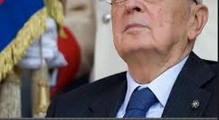 Presidente de Italia dimite por problemas propio de la edad 