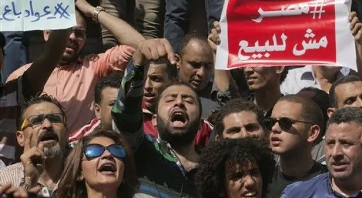 Egipto sentencia a 101 manifestantes a cinco años de prisión