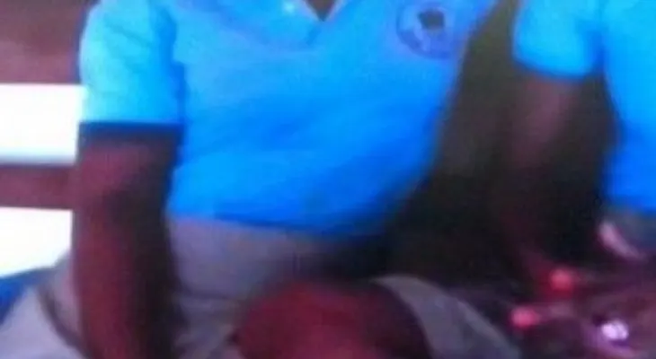 Mujer fue a liceo y le entra a galletas a estudiante que había discutido con su hija