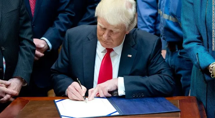 Lo que está en juego para Trump con el segundo decreto inmigratorio