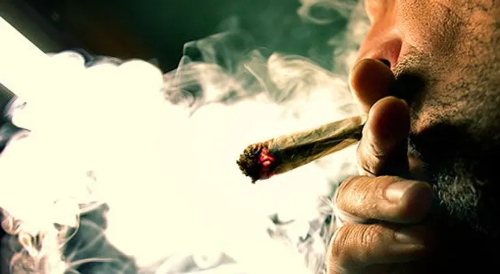 1 de cada 8 adultos estadounidenses fuma marihuana