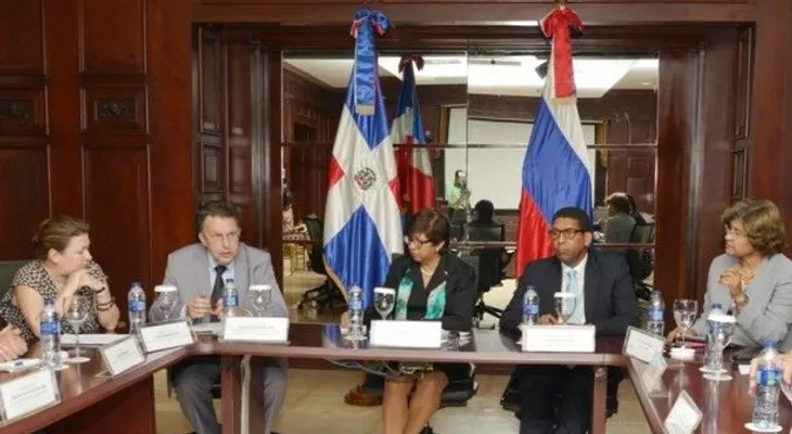Danilo y Navarro acuerdan relanzar proyecto nueva política de relaciones exteriores