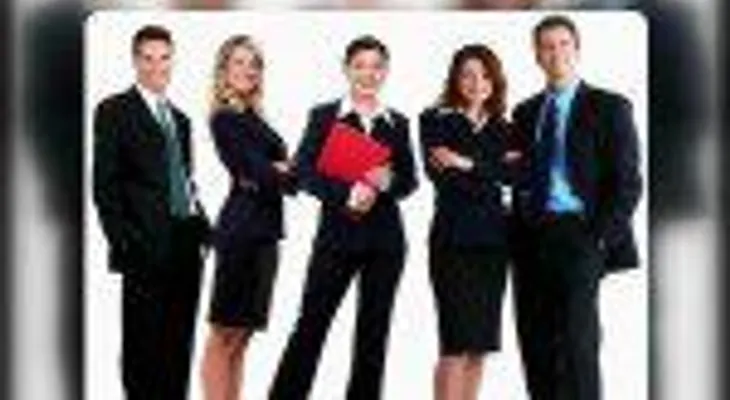 ¿Cómo debe ir vestido a una entrevista de trabajo? (VIDEO)