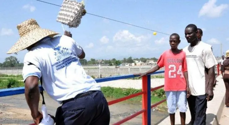 Haitianos cobran RD$200 a criollos por cruzar zona