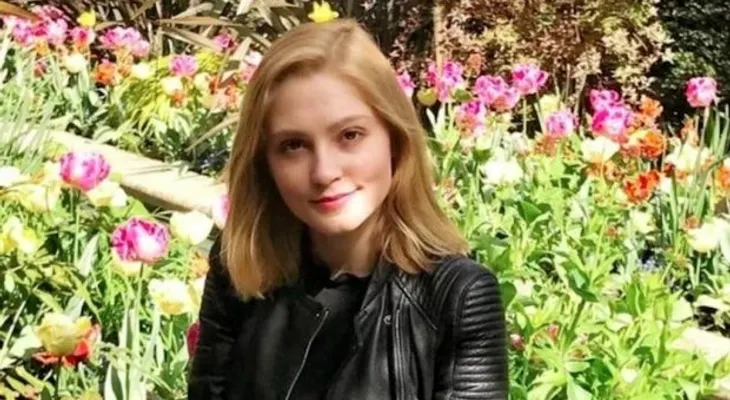 Apuñala a su novio y un juez decide que no vaya a prisión por ser alumna "ejemplar"