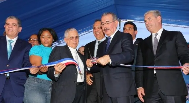 Presidente Medina inaugura 2 estancias, escuela y proyecto habitacional en Elías Piña