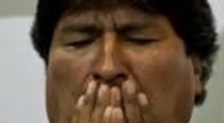 Himno a Evo Morales molesta a militares