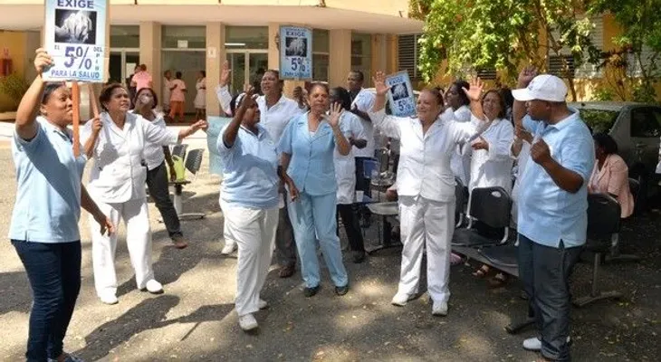 Hospitales del país cerraron servicios por 48 horas