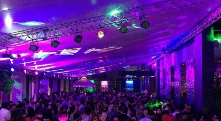 Moenia y Cosculluela vistieron de música a Santo Domingo
