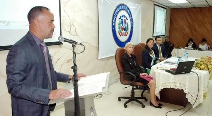 Ministerio de Interior y Policía inicia curso sobre control de armas