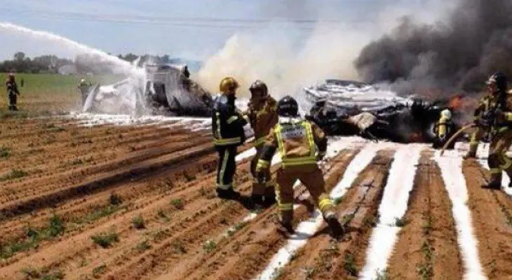 Se accidenta avión militar en Sevilla; muere tripulación 