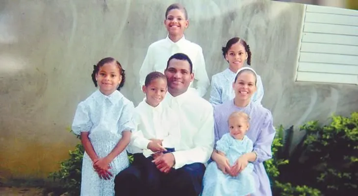 Una familia en la República Dominicana vive aislada y no usan celulares, ni redes sociales para no "contaminarse"