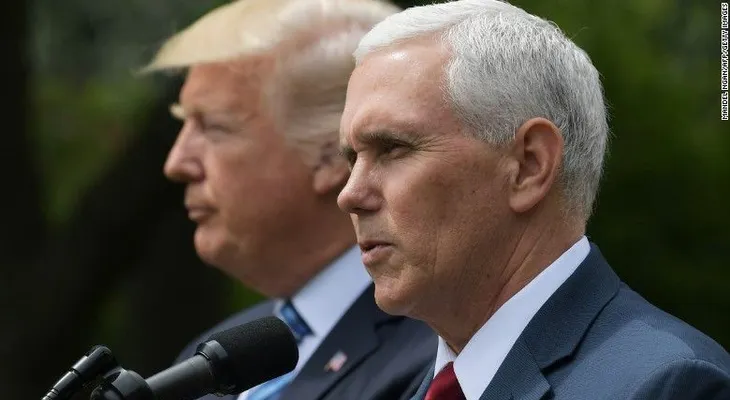 El vicepresidente Mike Pence contrata a un abogado externo para la investigación sobre Rusia