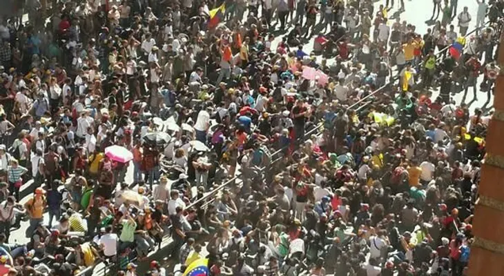 En Venezuela: Estudiantes marchan hasta sede de la OEA en Las Mercedes 