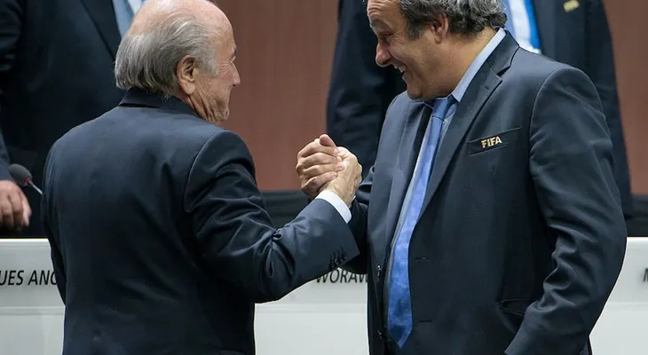 La FIFA suspende a Blatter y Platini durante ocho años