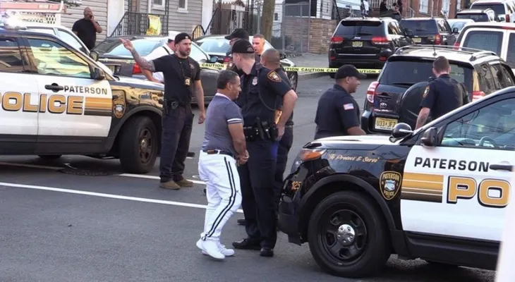 Un joven resulta herido de un botellazo, durante un intenso tiroteo entre dominicanos residentes en Paterson