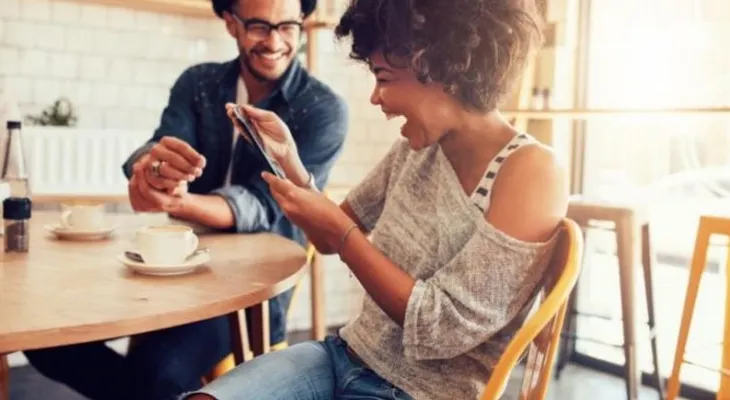 Aseguran que la igualdad de género mejora la vida sexual y disminuye los divorcios
