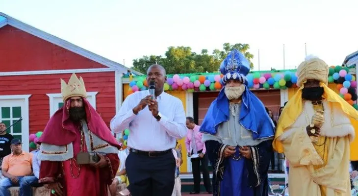 Alcaldía Santo Domingo Este celebra junto a cientos de niños el Día de Los Reyes Magos