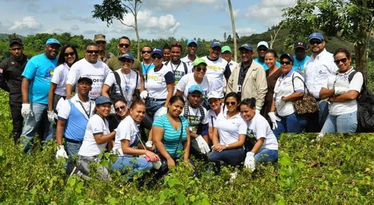 Colaboradores de EDE Este realizan jornada reforestación en Monte Plata