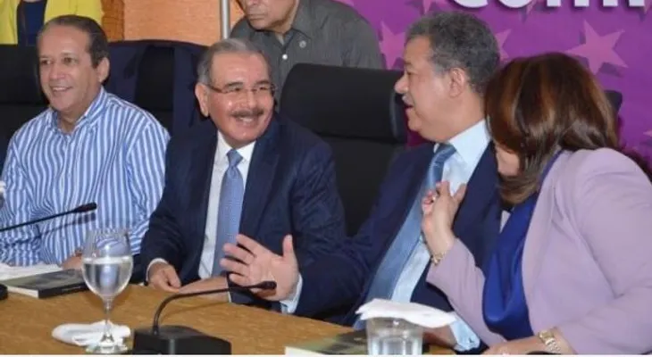 Danilo se impone a Leonel: PLD aprueba aspire a un nuevo mandato; modificarán la Constitución