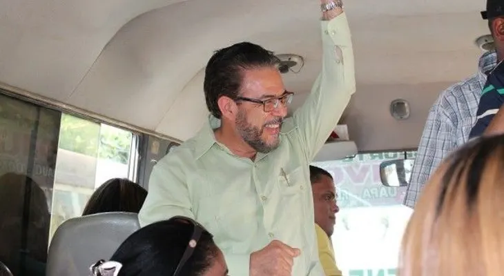Guillermo Moreno dice resolverá caos del tránsito con moderno sistema de autobuses