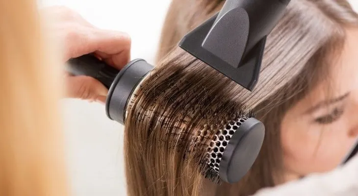 Protectores térmicos naturales para el pelo, para evitar los daños de la planchita y el secador 