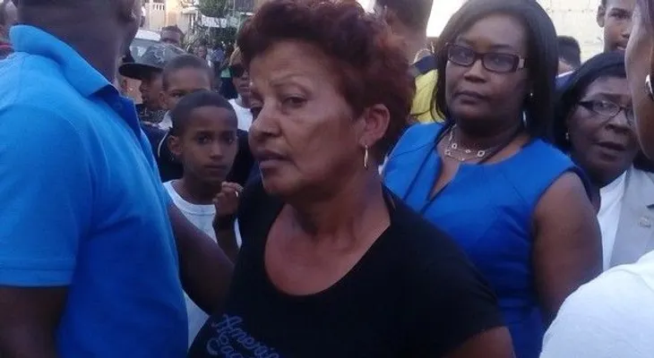 Apresan mujer golpeó a nieta en barrio 24 de Abril