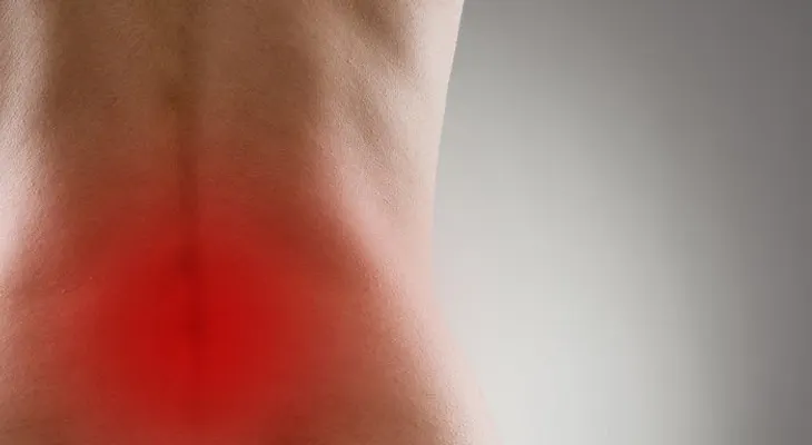 Cómo aliviar el dolor en la espalda baja o lumbar