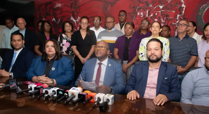 Colegio Médico convoca paro nacional de 24 horas para el martes 13 de octubre
