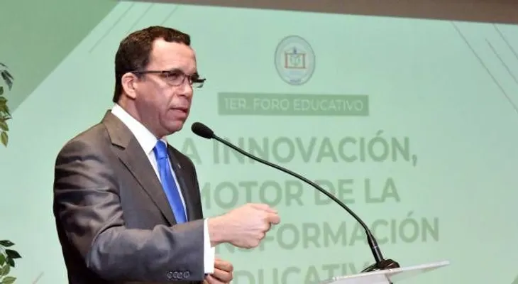 Ministro Andrés Navarro: La historia de Haití es el cambio más trascendental de la escuela dominicana