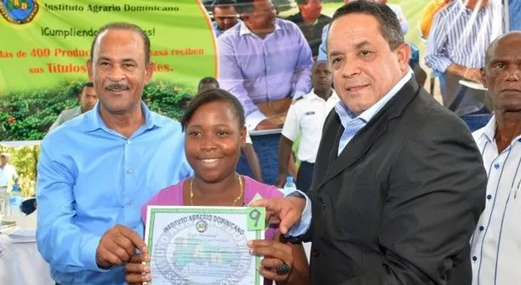 436 parceleros de Yamasá reciben títulos de propiedad
