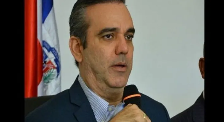 Abinader se compromete aplicar aumento general de salarios