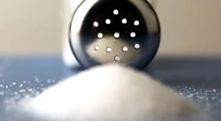 Cuidar el consumo de sal es necesario para cuidar los huesos