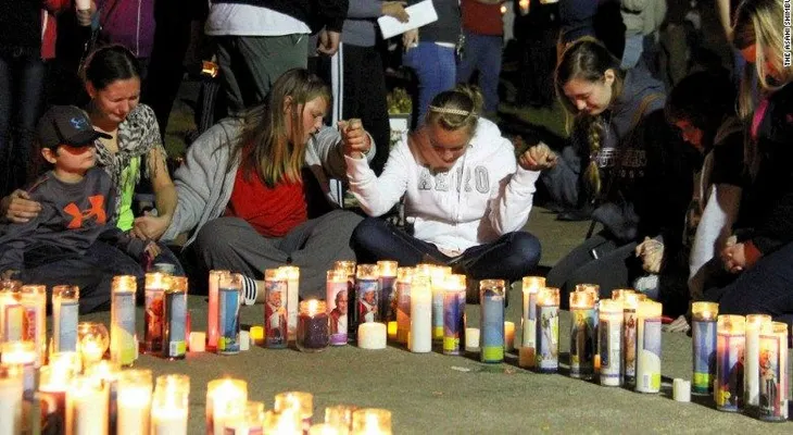 Madre de atacante de Oregon escribió sobre armas y problemas de salud de su hijo