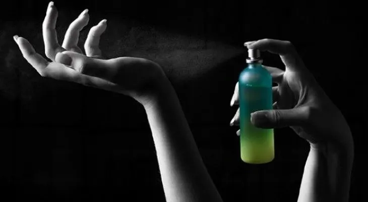 Trucos para que el olor de tu  perfume perdure más en tu piel
