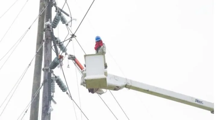 ETED trabaja en línea 69 kV Km. 15 de Azua-Cruce de Ocoa