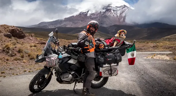 Fink recorre Sudamérica en moto junto a Fatum, su nueva compañera de viaje