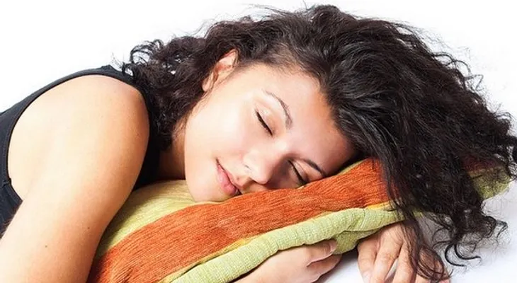 Qué hacer antes de dormir para verte bella mañana