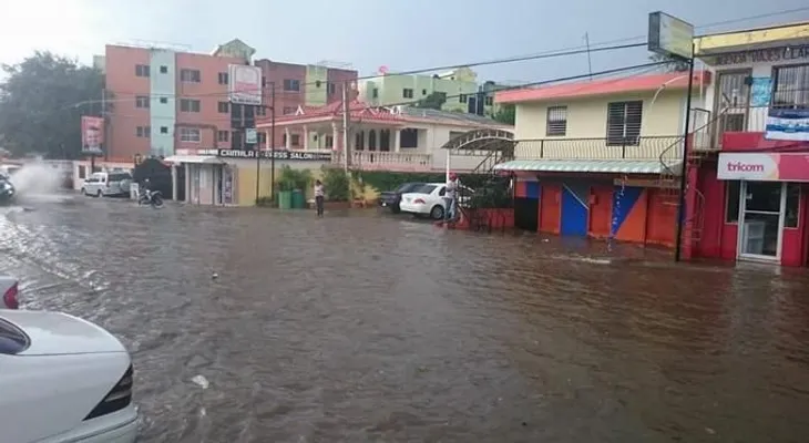 Declaran 14 provincias en alerta por lluvias